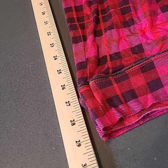 Isaac Mizrahi  sz M berry  pink long pj's  with button front collared top - Picture 10 of 10